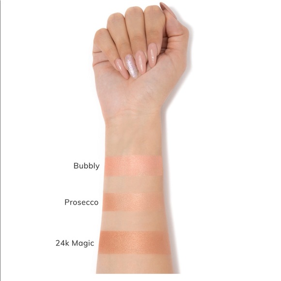 🌾HP🌾 IBY Radiant Glow Highlighter 24k Magic
New in box - Picture 9 of 10